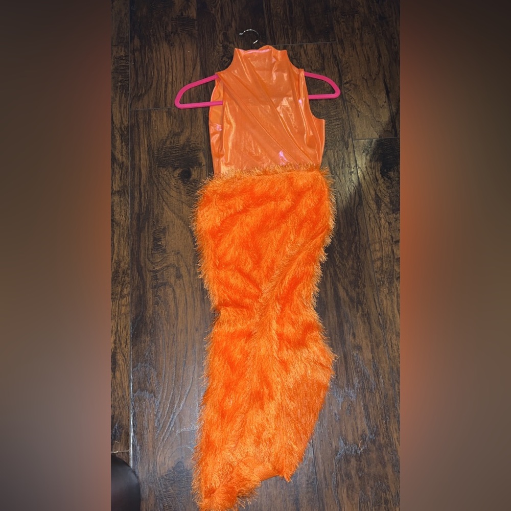 Small two piece set.. body suit & skirt NEVER WORN